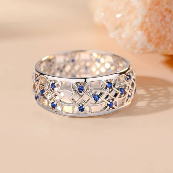 Cubic Zirconia Silver Decor Ring - Picture 2 of 3